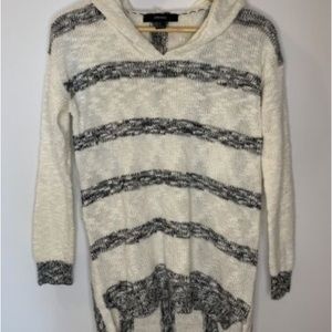 Forever 21 Women’s Top Pullover Sweater Hoodie Size Small